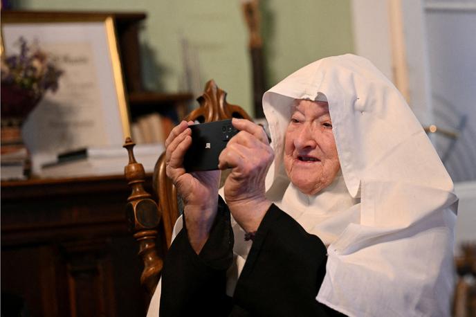 Redovnice | Avstrijske redovnice imajo na družbenih omrežjih več kot 100 tisoč sledilcev.  | Foto Reuters