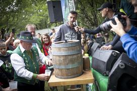 Gremo v hribe Nanos