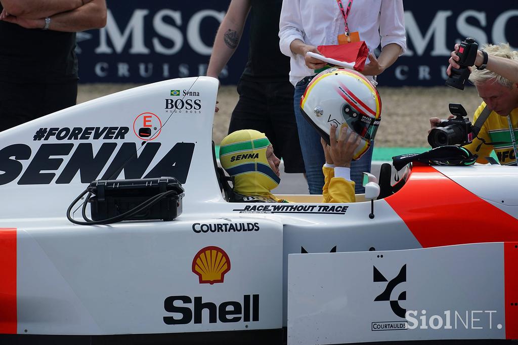 Sebastian Vettel, dirkalnik Ayrtona Senne