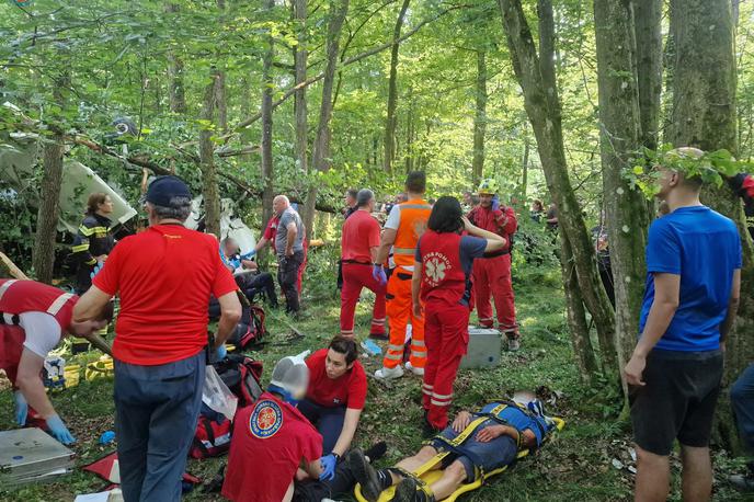 letalska nesreča | Preiskava incidenta še poteka. Po do zdaj znanih informacijah je letalo strmoglavilo zaradi odpovedi motorja. | Foto Hrvaška gorska reševalna zveza (HHSS)