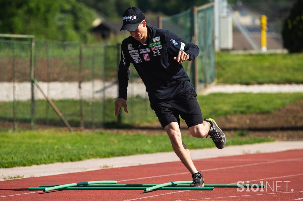 Slovenski skakalci trening Kranj