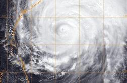Orkan Irene v Severni Karolini že povzroča škodo