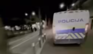 Na Obali besni: mladina z nevarnim početjem, ki ga ne more preprečiti niti policija #video