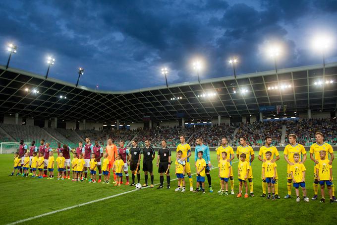 Dvakratni slovenski prvaki so pod vodstvom Luke Elsnerja v Stožicah presenetili West Ham.  | Foto: Vid Ponikvar