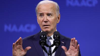 Joe Biden ima covid-19