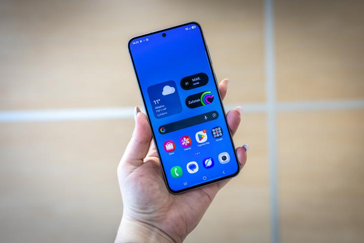 Lastnikom pametnega telefona Samsung Galaxy A57 bodo zagotovili posodobitve operacijskega sistema in varnostne popravke do 31. marca 2032, to je šest let od prvega dneva prodaje.  | Foto: Gaja Hanuna