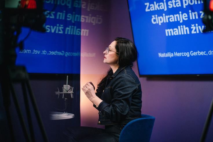 "Z davkom na živali se ne strinjam. Je popoln absurd in gre za kaznovanje. Kot lastnica psa ga dojemam kot kazen." | Foto: Jan Lukanović