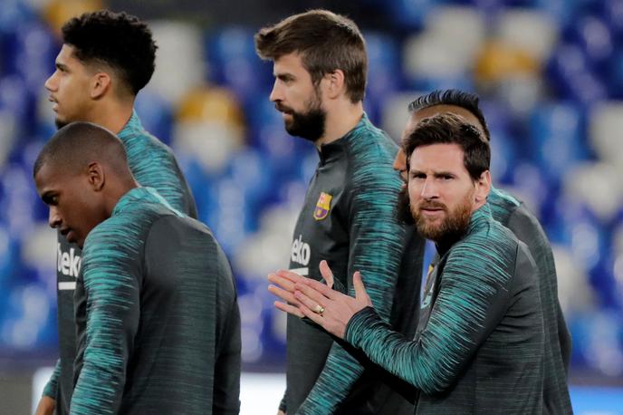 Lionel Messi | Lionel Messi in soigralci napadajo četrtfinale lige prvakov, a bolj kot o tekmi v Neaplju se v Barceloni govori o aferi Barcagate. | Foto Reuters