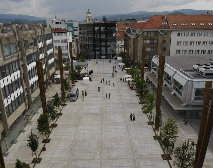 Manjša mariborska stanovanja v vrednosti do 40 tisoč evrov kupci v veliki večini kupijo kar s privarčevanim denarjem. | Foto: Marko Vanovšek