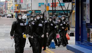 V Južni Koreji najmanjše število novih okužb, na Kitajskem peti dan brez