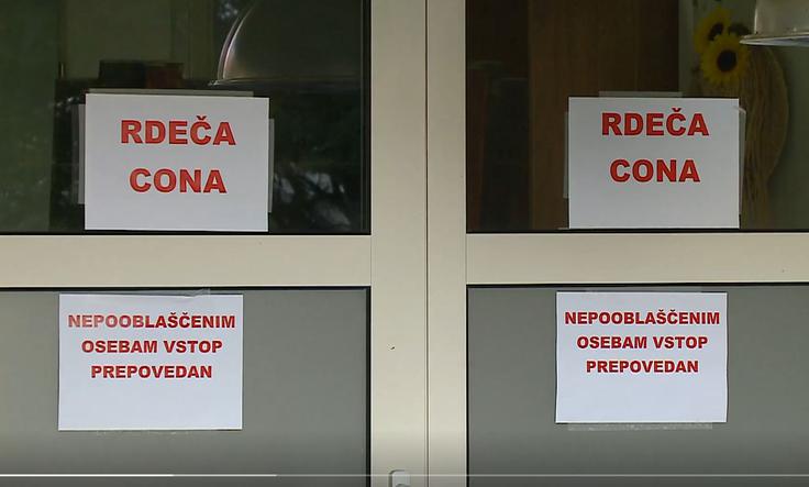 V prostor lahko vstopajo le zaposleni, stalna ekipa, ki dela izključno v rdeči coni.  | Foto: Planet TV