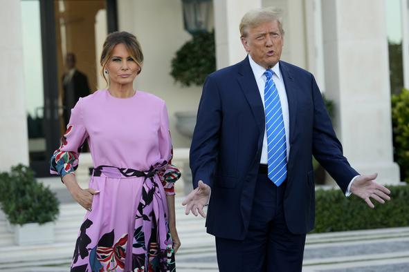 Donald Trump spregovoril o sojenju in Melanii