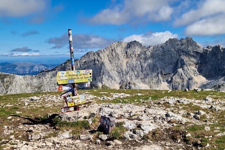 Najvišja točka Prutaša in v ozadju Bobotov kuk | Foto: Matej Podgoršek