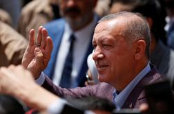 Erdogan grozi Evropi z odprtjem vrat za sirske begunce