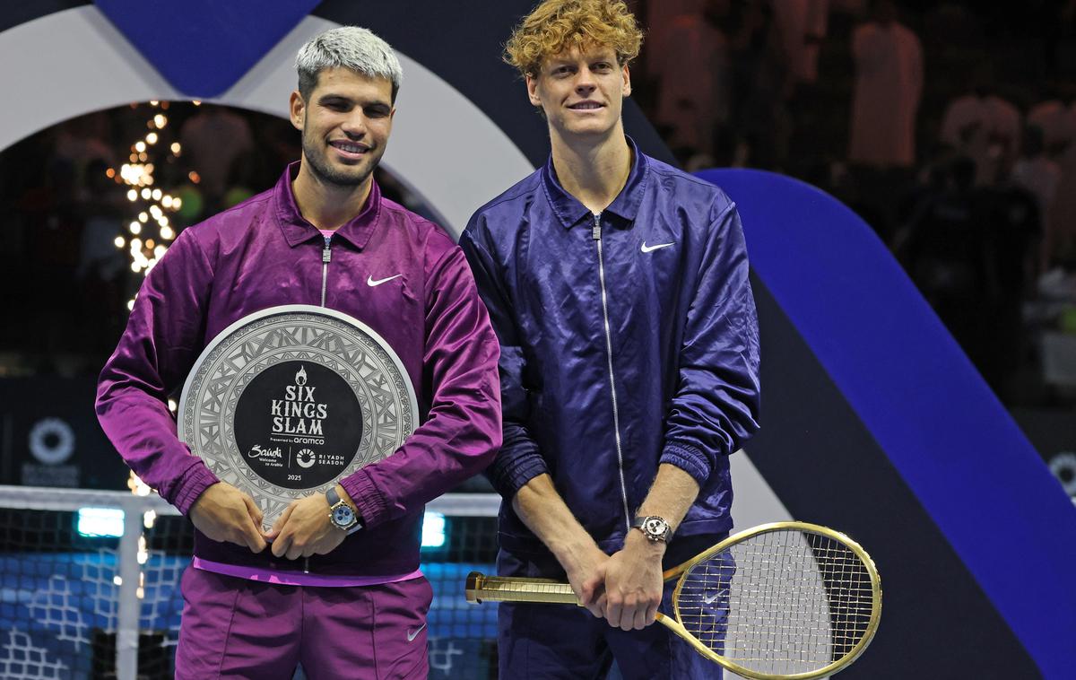 Jannik Sinner Carlos Alcaraz | Italijanski teniški igralec Jannik Sinner je drugič zapored zmagal na revialnem turnirju Six Kings Slam v Rijadu. | Foto Reuters