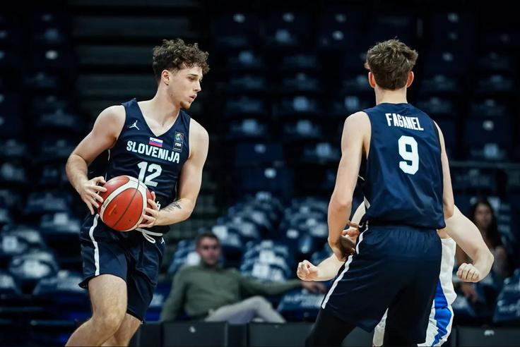 Mark Morano Mahmutović (levo) odhaja v ZDA in naj bi zaslužil več kot milijon evrov. | Foto: Fiba Europe