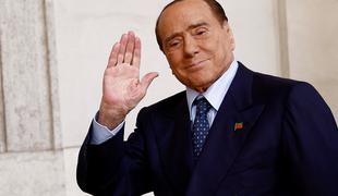 Sodišče v Milanu Berlusconija oprostilo obtožb v primeru zabav bunga bunga