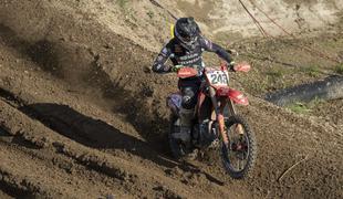 Tim Gajser v prvi vožnji trčil s tekmecem in odstopil, Jan Pancar sedmi
