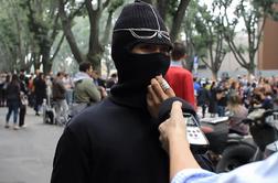 Obiskovalci milanskega tedna mode, ki nimajo pojma o modi (video)