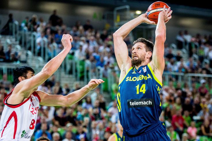 Pri igranju ima težave s kolenom. Upa, da jih ne bo poleti, ko naj bi se Slovenija pomerila v kvalifikacijah za olimpijske igre. | Foto: Žiga Zupan/Sportida