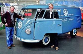 Servisni volkswagen transporter z dunajskega letališča