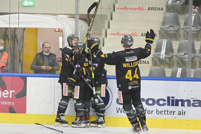 Hokejisti Pustertala so v soboto po kazenskih strelih premagali drugouvrščeni Fehervar. | Foto: Foppa Iwan - HC Pustertal