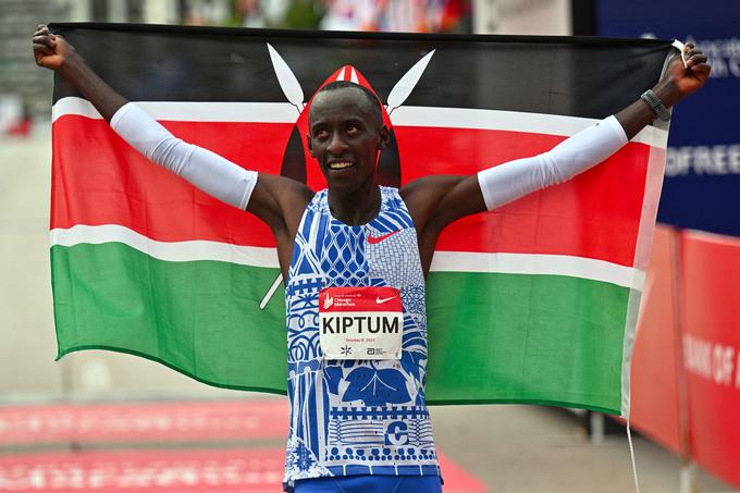 Kelvin Kiptum, ko je oktobra lani tekel svetovni rekord v maratonu. | Foto: Reuters