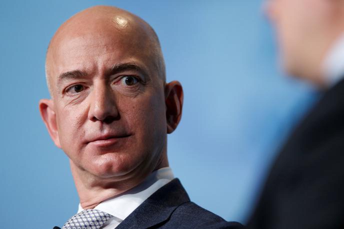 Jeff Bezos, Amazon | Jeff Bezos je s premoženjem v vrednosti približno 105 milijard evrov trenutno najbogatejši človek na svetu. Večina njegovega premoženja je sicer vezanega na njegov lastniški delež v podjetju Amazon.  | Foto Reuters