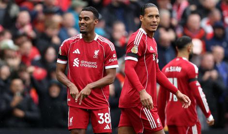 V živo: Mestni derbi Liverpoolu, Bijol začenja na klopi. Šeškovi kasneje gostijo Chelsea.