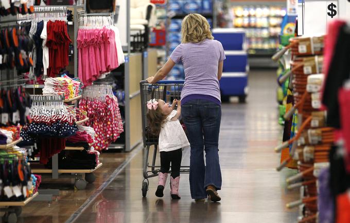 Bodite vztrajni - pa čeprav se bo otrok v trgovini vrgel po tleh, ker ne dobi želene igrače ali sladkarije. | Foto: Reuters