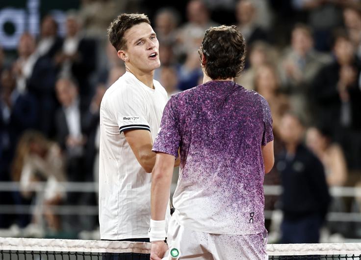 Brazilec Joao Fonseca, ki je na poti do četrtfinala izločil tudi Novaka Đokovića, je končal letošnjo pariško pravljico. | Foto: Reuters