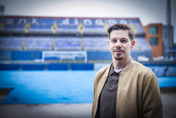 Kar se tiče stadiona, je to ena manj prijetnih stvari, s katerimi se lahko pohvali Dinamo. Stadion Maksimir, ki bo kmalu preteklost, saj bi ga lahko začeli rušiti že prihodnje leto, je predmet posmeha zlasti na največjih evropskih tekmah. Po potresu je postal pretesen za vse ljubitelje, saj se največje vzhodne tribune ne sme več odpreti. ''Upam, da bomo čimprej zgradili nov stadion na Kranjčevićevi in se bomo tam preselili že prihodnje leto. To bi bilo krasno za Dinamo,'' napoveduje selitev na manjši, a veliko udobnejši in moderen objekt, ki naj bi bil dokončan že prihodnje leto, sprejel pa bo okrog 12 tisoč gledalcev. Vzporedno naj bi potem začeli graditi nov udoben stadion v Maksimirju, ki naj bi ponudil vsaj 35 tisoč mest. | Foto: Ana Kovač