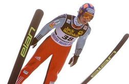 Slovenski skakalci padli v luknjo