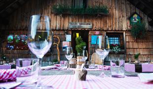 Večerja pod zvezdami, kakršne v slovenskih gorah še ni bilo #video
