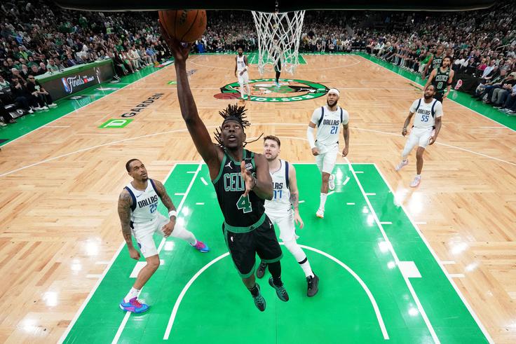 Jrue Holiday je bil nerešljiva uganka za Dallas. | Foto: Reuters