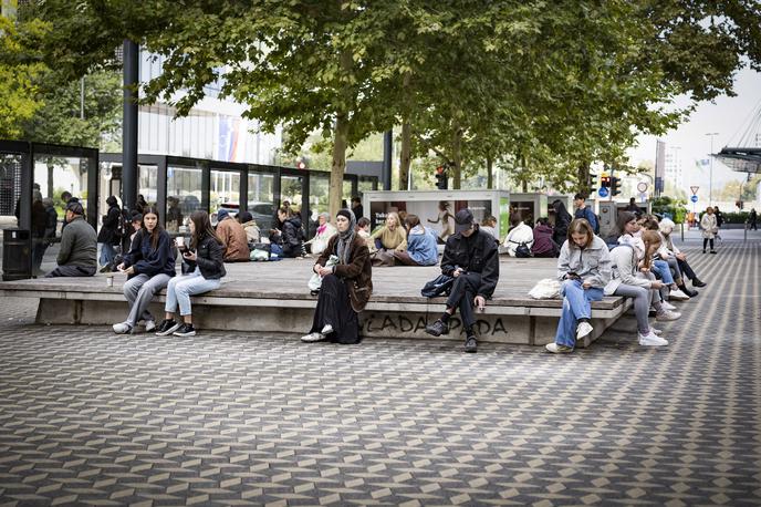 Študenti anketa | Študenti so na prvi študijski dan preplavili ulice Ljubljane.  | Foto Ana Kovač