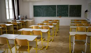 Več kot 240 tisoč učencev in dijakov zapušča šolske klopi