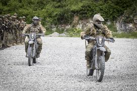 Slovenska vojska, predstavitev kontingenta pred odhodom na misijo na Baltik. Poček.