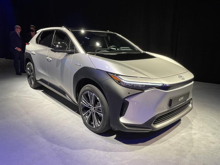 Toyota bZ4x je prvi namenski električni avtomobil japonske znamke. | Foto: Gregor Pavšič