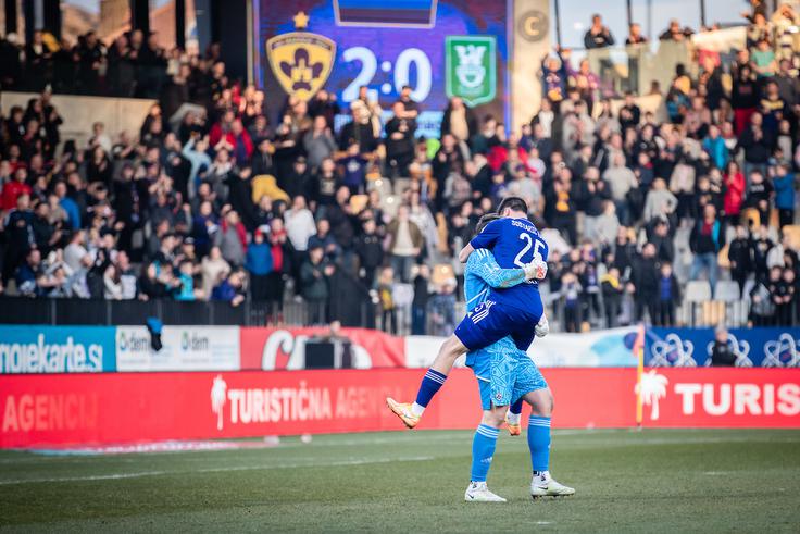 Maribor še verjamejo v čudežni preobrat. | Foto: Blaž Weindorfer/Sportida