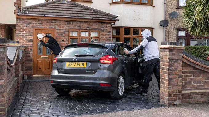 S poceni napravico, ki jo kupijo prek spleta, lahko tatovi vaš avtomobil odklenejo, tudi ko je ključ v varnem zavetju hiše. | Foto: Ford