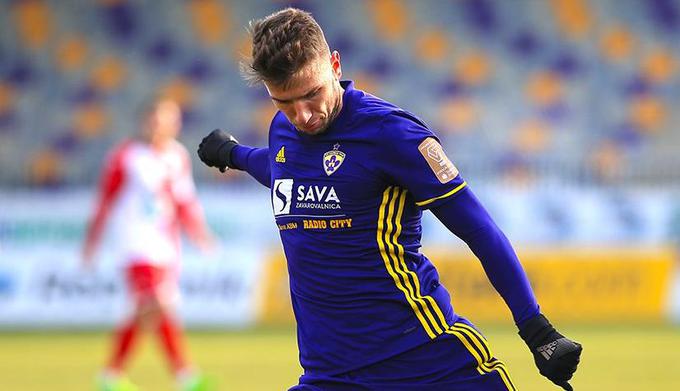 Mladi reprezentant Mlakar je v zadnjih petih srečanjih prispeval tri zadetke in štiri podaje. | Foto: Twitter/NK Maribor
