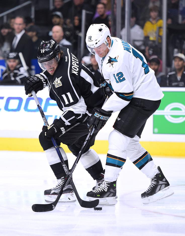 Anže Kopitar ni bil zadovoljen z igro skozi celotno srečanje. "Treba bo igrati vseh 60 minut," opozarja. | Foto: Getty Images