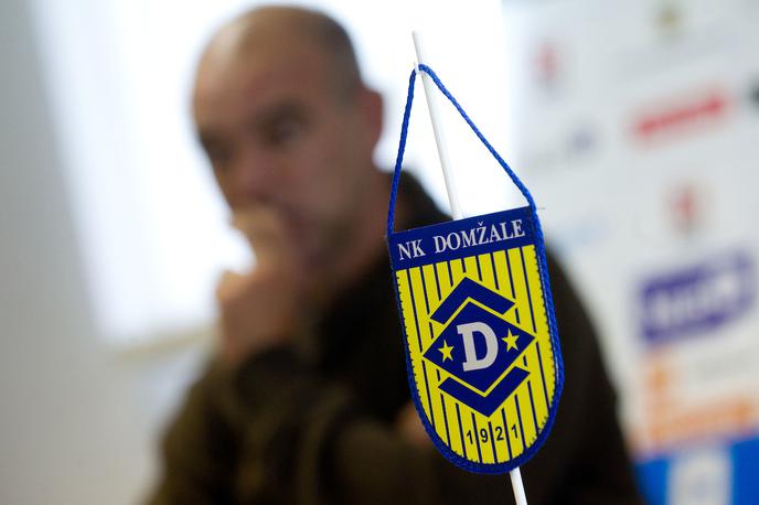 NK Domžale Darko Birjukov | Darko Birjukov je z Domžalami že osvajal lovorike. Leta 2011 je popeljal nogometaše v rumenem dresu do pokalne in superpokalne lovorike. | Foto Vid Ponikvar