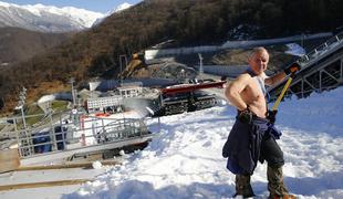 Planiški delavci v Sočiju (tudi zgoraj brez) tlakujejo pot slovenskim orlom