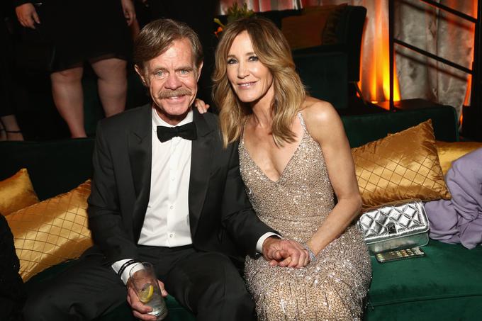 Felicityjin mož William H. Macy ni bil vpleten v goljufijo, a je ženi ves čas stal ob strani. | Foto: Getty Images