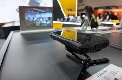Doogee, telefon z vgrajenim projektorjem
