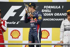 Brezhibni Vettel do pete zmage v sezoni