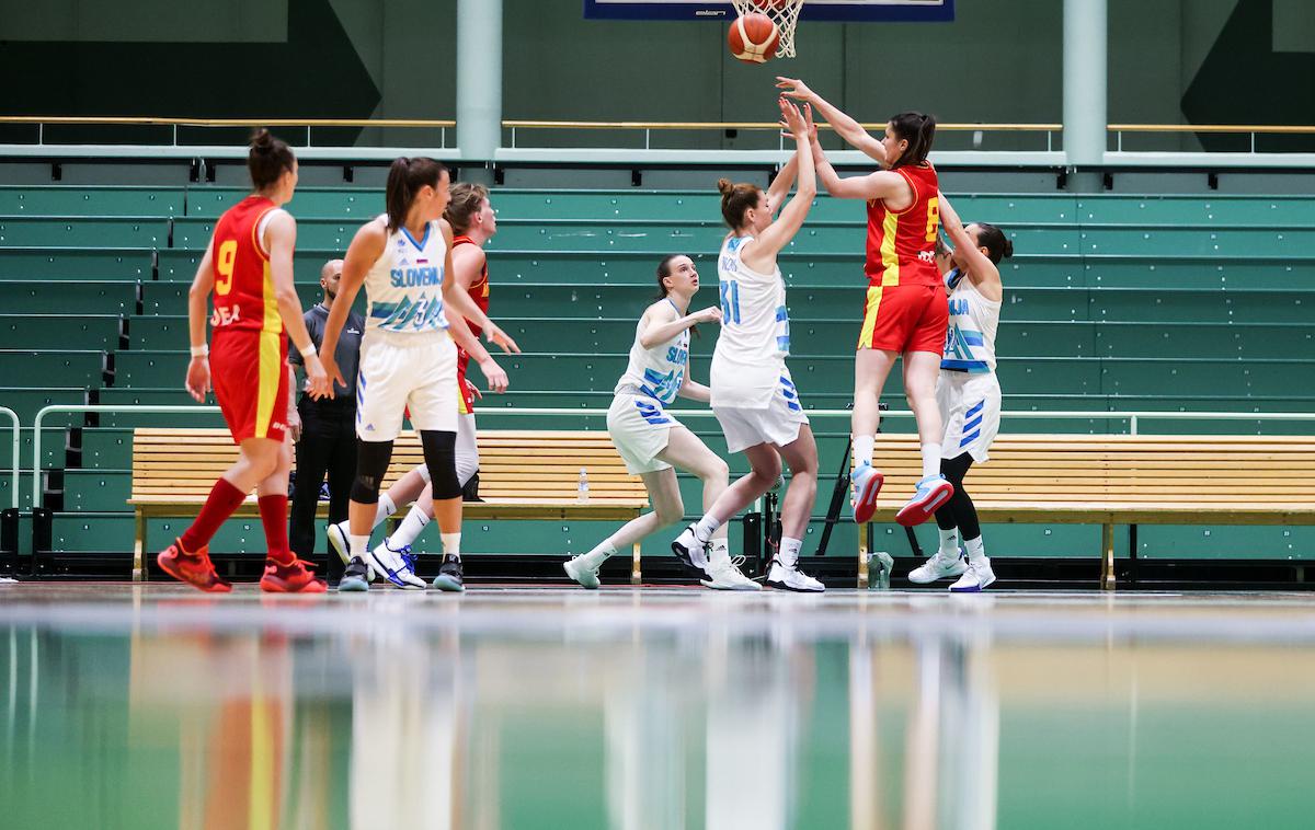 Slovenija : Črna Gora (ženska košarka, priprave na EuroBasket) | Slovenke so še drugič v 24 urah zanesljivo premagale Poljakinje. | Foto Vid Ponikvar