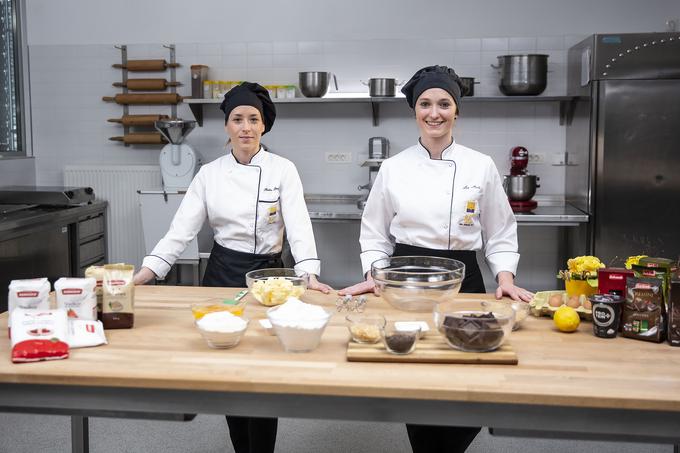 V šolski kuhinji na BIC Ljubljana so nastali slastni browniji z malinami in beli išlerji. | Foto: Ana Kovač